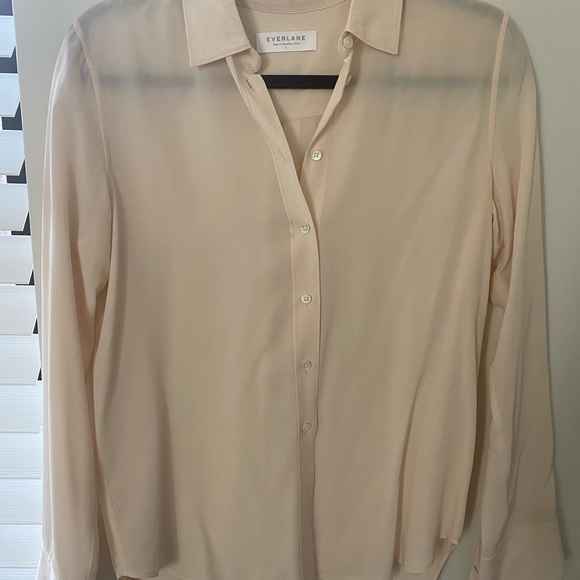 Everlane Tops - Everlane Silk Button down